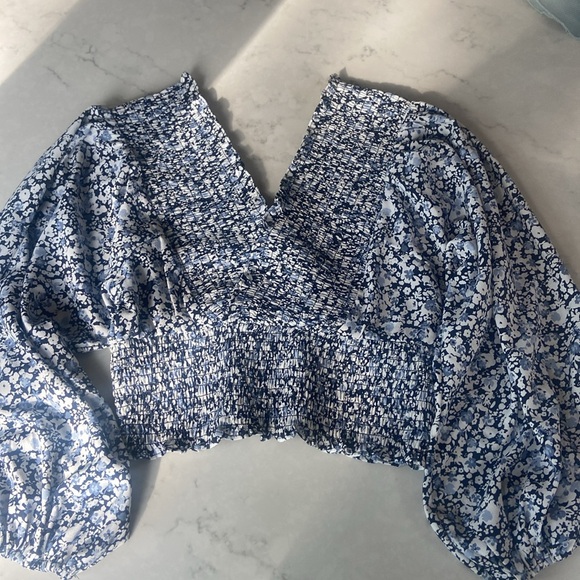 Abercrombie and Fitch blouse. Size M. - Picture 2 of 4